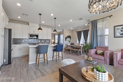 202-675 E Ginko Ave, Gilbert, AZ, 85297-1165 | Card Image