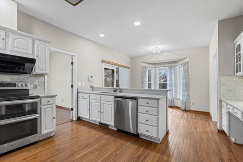 4405 Fall River Dr, COLUMBIA, MO, 65203-6032 | Card Image
