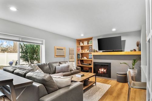 9-1014 Spaight Street, Madison, WI, 53703 | Card Image