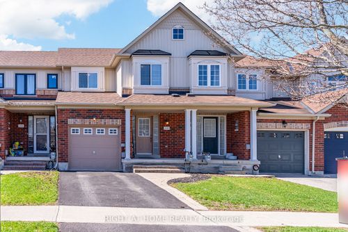 105 Hammill Hts, Mount Albert, ON, L0G1M0 | Card Image