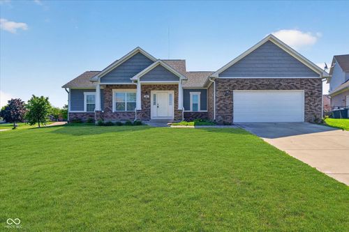 107 Carnation Ct, Trafalgar, IN, 46181-9304 | Card Image