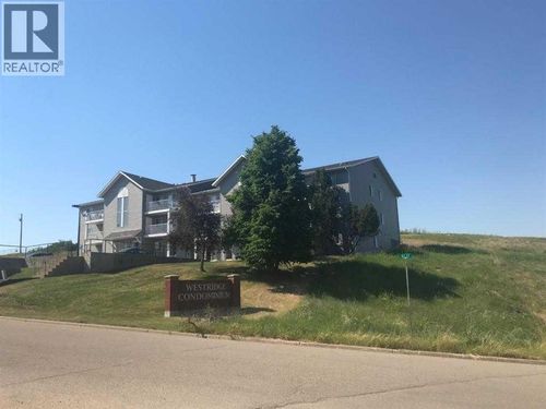 8530 99 Ave, Peace River, AB, T8S1Y2 | Card Image