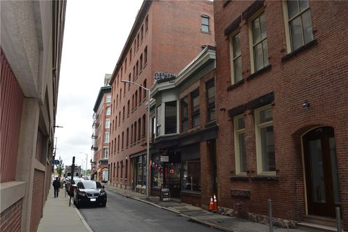 11 Peck St, Providence, RI, 02903-2804 | Card Image