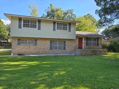 58725 Delacroix Ave, Plaquemine, LA, 70764-3529 | Card Image