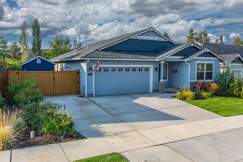 2803 Faith Dr, Bend, OR, 97701-7703 | Card Image