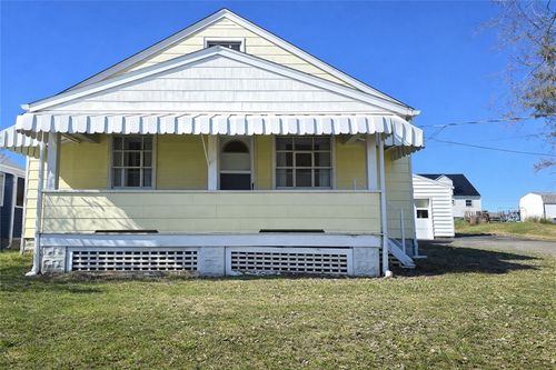 719 Christy Ave, Ford Cliff, PA, 16228-1003 | Card Image