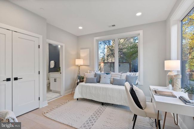 UNIT-1 - 2019 M St Ne, Condo with 2 bedrooms, 2 bathrooms and null parking in WASHINGTON DC | Image 21