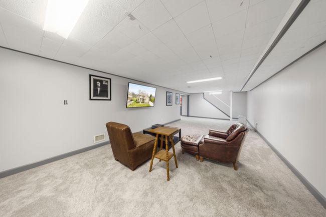 Finished basement | Image 16