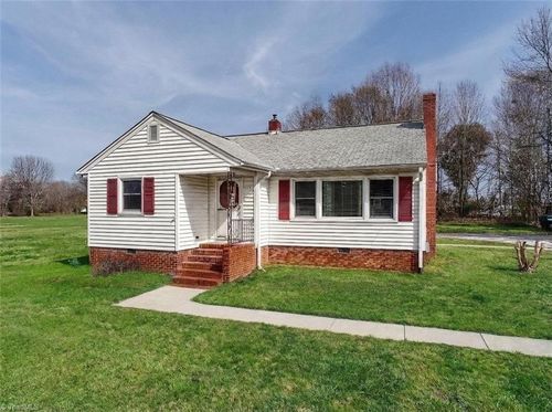 416 Greenwood Dr, High Point, NC, 27262-7815 | Card Image