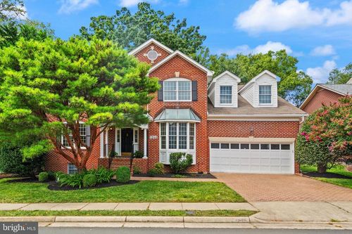 1946 Horse Shoe Dr, VIENNA, VA, 22182-3785 | Card Image
