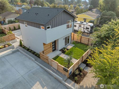 1605 Sw Kenyon St, Seattle, WA, 98106 | Card Image