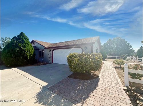 821 Village Cir, Chino Valley, AZ, 86323-6693 | Card Image