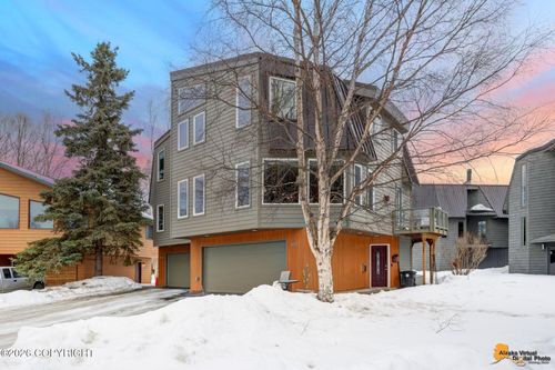 1822 Buccaneer Pl, Anchorage, AK, 99501-4933 | Card Image