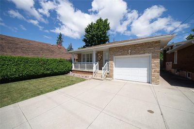 783 Lawrence Rd, House other with 3 bedrooms, 2 bathrooms and 5 parking in Hamilton ON | Image 2