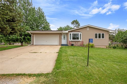 3257 Ne Windward Street, Solon, IA, 52333 | Card Image