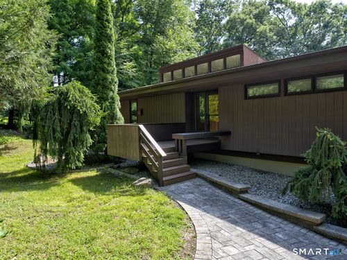 15 Brookridge Dr, Avon, CT, 06001-4011 | Card Image