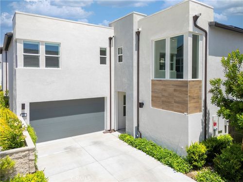 120 Holliston, Lake Forest, CA, 92630-8472 | Card Image