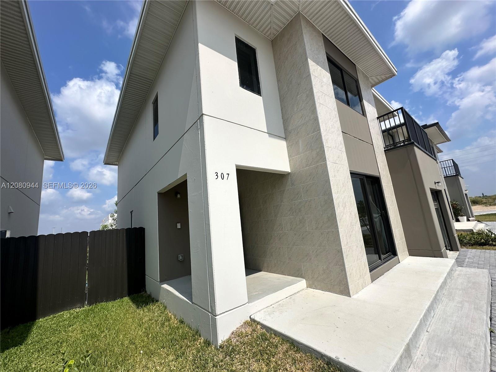 Residential Lease in Florida City 3