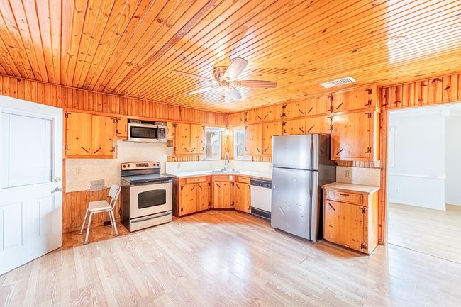 1204 Tinker St, House other with 3 bedrooms, 2 bathrooms and 2 parking in Seagraves TX | Image 19