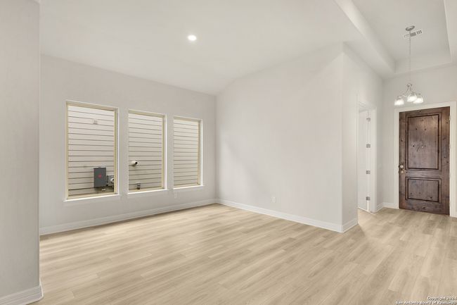 948 Nolte Bnd, House other with 3 bedrooms, 3 bathrooms and null parking in Seguin TX | Image 6