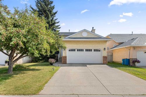 933 Applewood Dr Se, Calgary, AB, T2A7N3 | Card Image