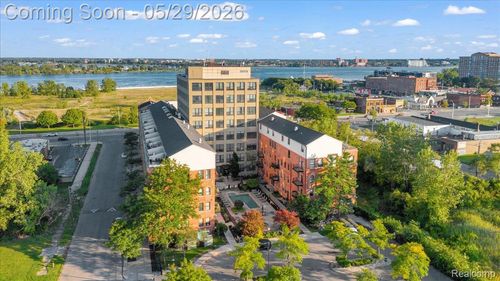 229t-6533 E Jefferson Ave, Detroit, MI, 48207-4358 | Card Image
