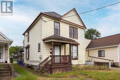 817 Chatham St E, Windsor, ON, N9A2X8 | Card Image