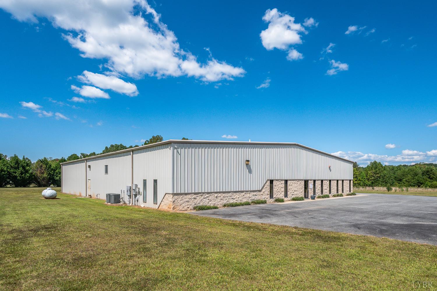 Commercial Sale in Appomattox 3