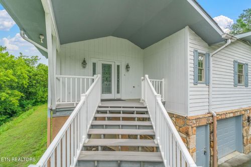 363 Staghorn Ln, Seymour, TN, 37865-6625 | Card Image