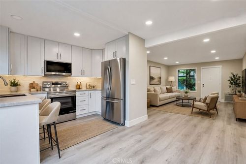 93 Streamwood, Irvine, CA, 92620-1938 | Card Image