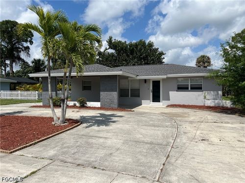 4562 Tennyson Dr, NORTH FORT MYERS, FL, 33903-6438 | Card Image