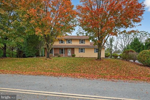 33 Ginna B Dr, ROBESONIA, PA, 19551-9670 | Card Image