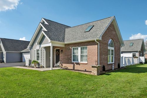 107 White Fox Ct, Ellwood City, PA, 16117-4944 | Card Image