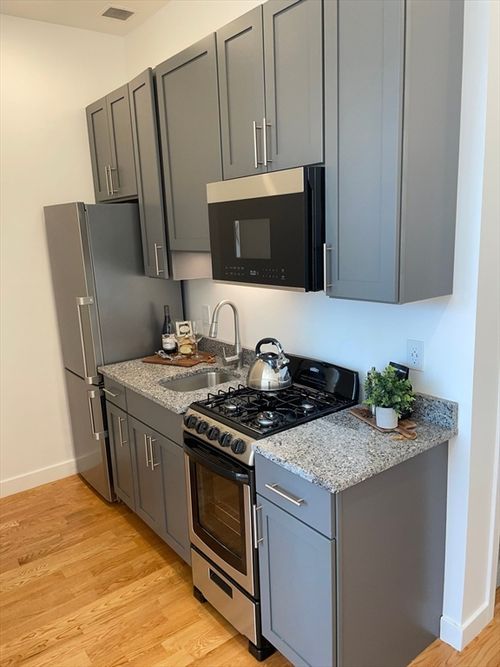 302-64 Market St, Lynn, MA, 01901-1153 | Card Image