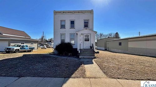 12 E Main St, Madelia, MN, 56062-1436 | Card Image