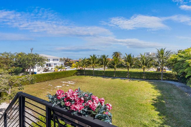 261-W-Seaview-Drive-great-lawn-east | Image 23