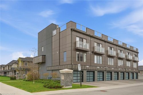 23-261 Skinner Rd, Waterdown, ON, L8B1W6 | Card Image