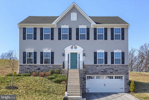 562 Monocacy Trl, SPRING GROVE, PA, 17362-1512 | Card Image