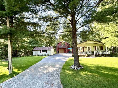 2940 Arrowhead Trl, West Branch, MI, 48661-9122 | Card Image