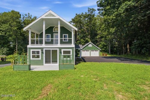 335 Maple Rd, Slingerlands, NY, 12159-3615 | Card Image