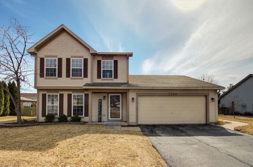 1504 Bluestem Ln, Minooka, IL, 60447-8222 | Card Image
