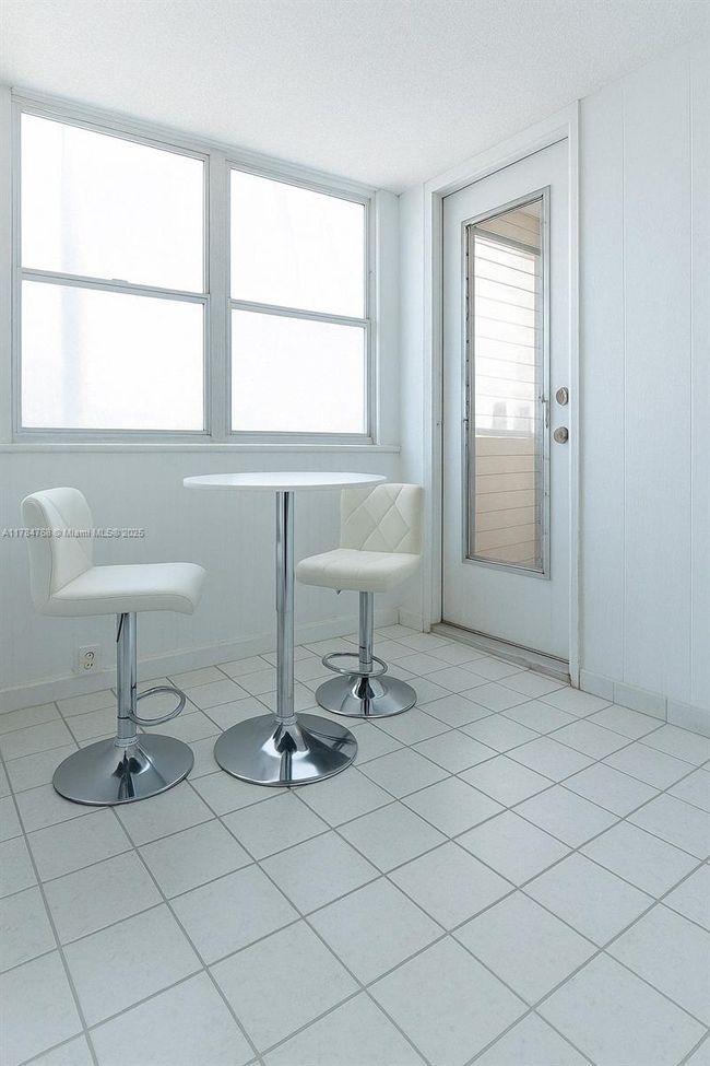 PH-1 - 100 Golden Isles Dr, Condo with 1 bedrooms, 2 bathrooms and null parking in Hallandale Beach FL | Image 7