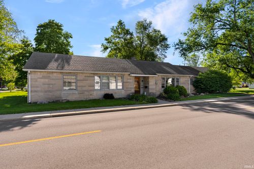 525 W Marion St, Monticello, IN, 47960-2027 | Card Image