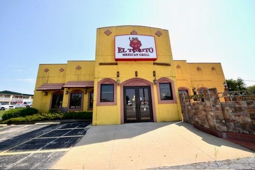 300 S 44th Street, Mt Vernon, IL, 62864 | Card Image
