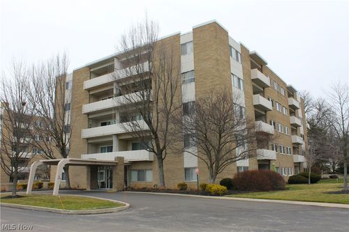 43-2089 Wooster Rd, Rocky River, OH, 44116-2673 | Card Image