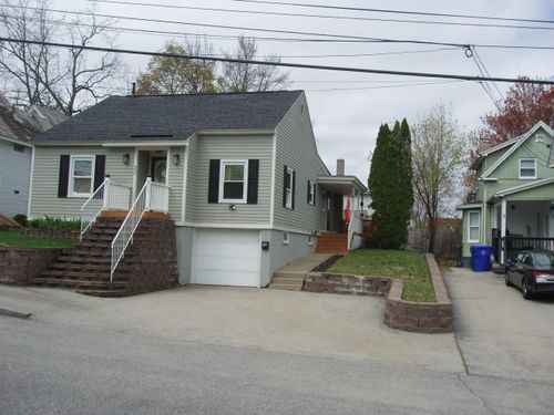 32 Morgan St, Manchester, NH, 03102-3435 | Card Image
