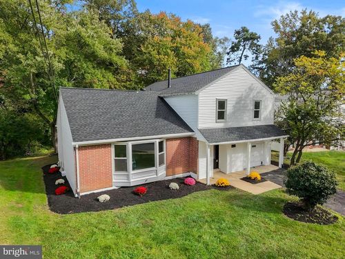 7409 Leahy Rd, New Carrollton, MD, 20784-3661 | Card Image