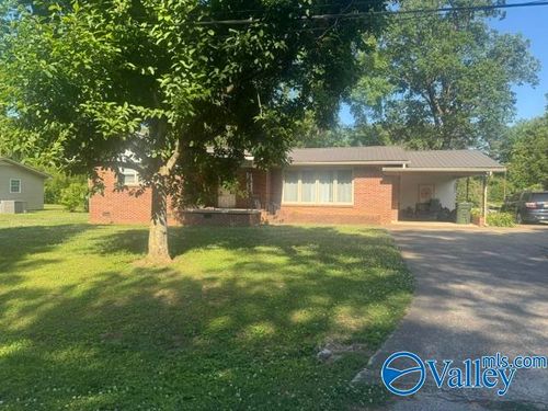 2202 Roseberry Dr, Scottsboro, AL, 35769-3955 | Card Image