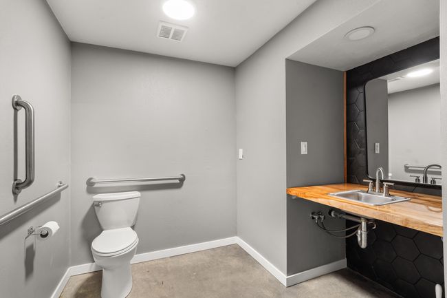 5450 n river road - 14 | Image 29