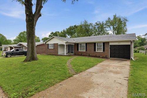 3650 Estates Dr, Florissant, MO, 63033-3031 | Card Image
